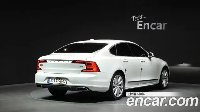 Volvo S90 2019 — Photo 15/20