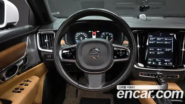 Volvo S90 2019 — Photo 10/20