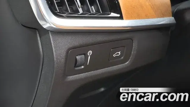 Volvo S90 2019 — Photo 18/20