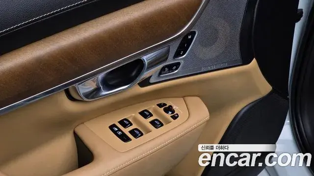 Volvo S90 2019 — Photo 14/20