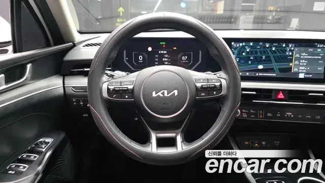 Kia K5 2024 — Şəkil 14/32