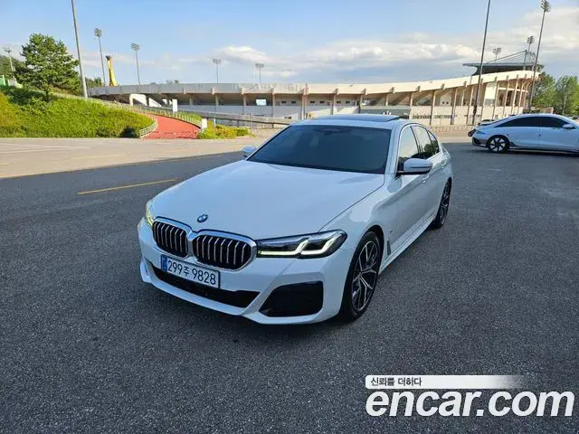 BMW 5 Series 2020 — Фото 9/20