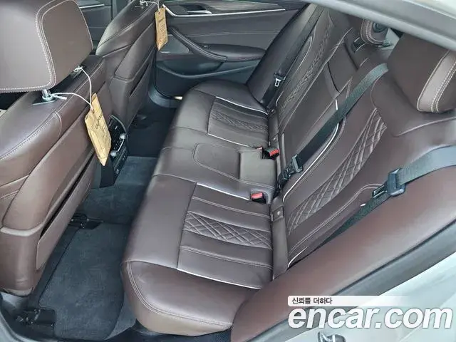 BMW 5 Series 2020 — Фото 12/20