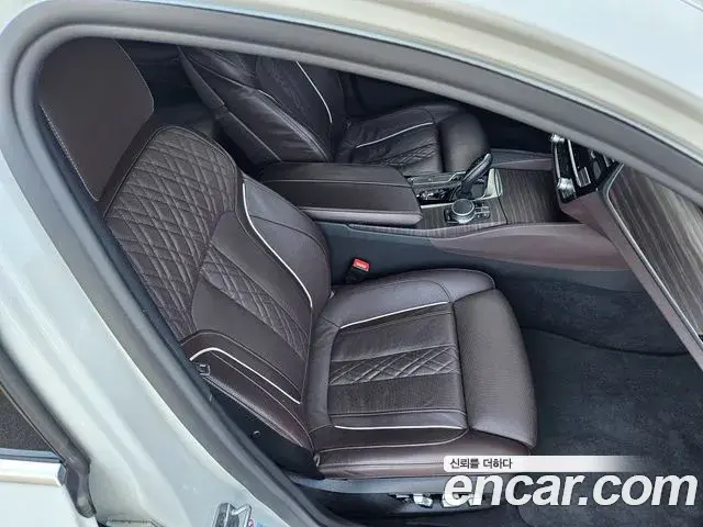 BMW 5 Series 2020 — Фото 14/20