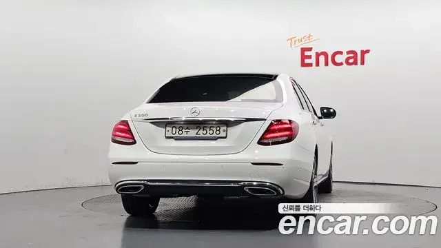 Mercedes-Benz E-Class 2019 — Фото 4/20