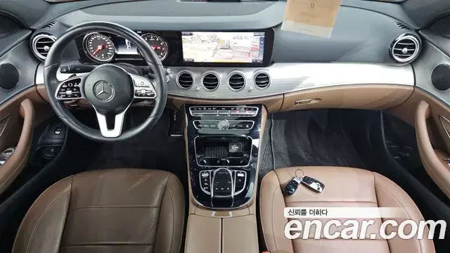 Mercedes-Benz E-Class 2019 — Фото 7/20