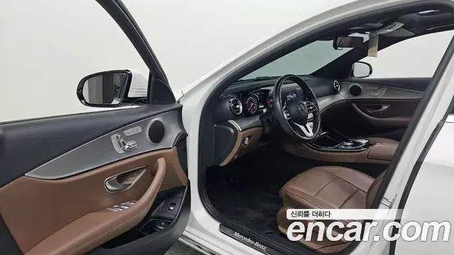 Mercedes-Benz E-Class 2019 — Фото 10/20
