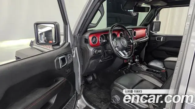 Jeep Wrangler 2021 — Фото 10/20