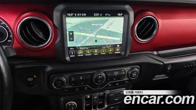 Jeep Wrangler 2021 — Фото 13/20