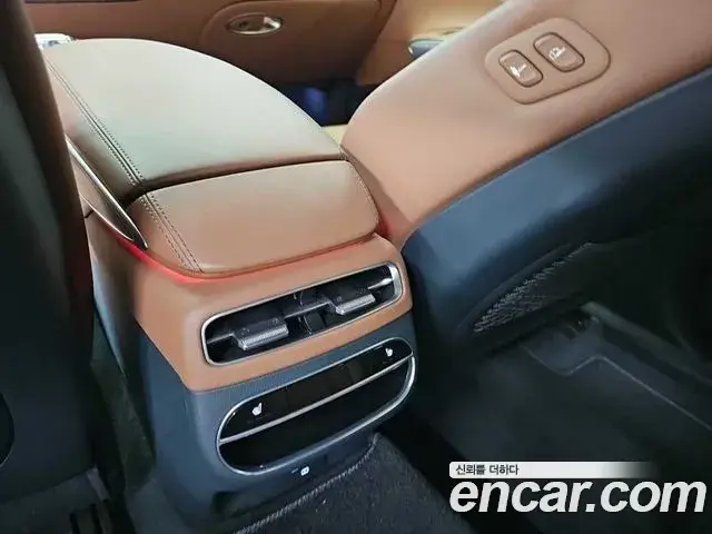 Genesis GV70 2021 — Photo 13/20