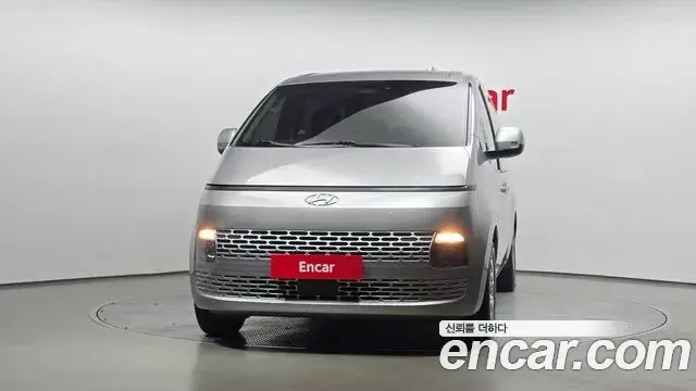 Hyundai Staria 2023 — Фото 3/20