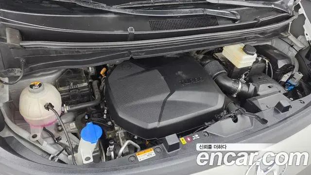 Hyundai Staria 2023 — Фото 6/20