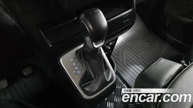 Hyundai Staria 2023 — Фото 9/20