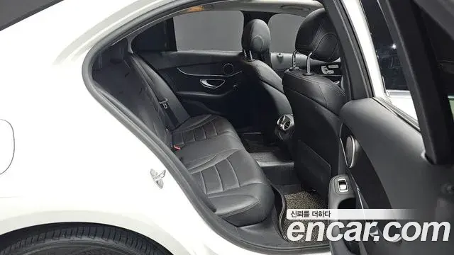 Mercedes-Benz C-Class 2019 — Фото 11/20