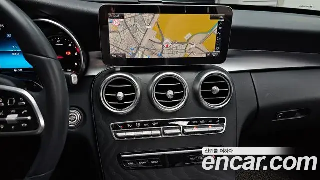 Mercedes-Benz C-Class 2019 — Фото 13/20