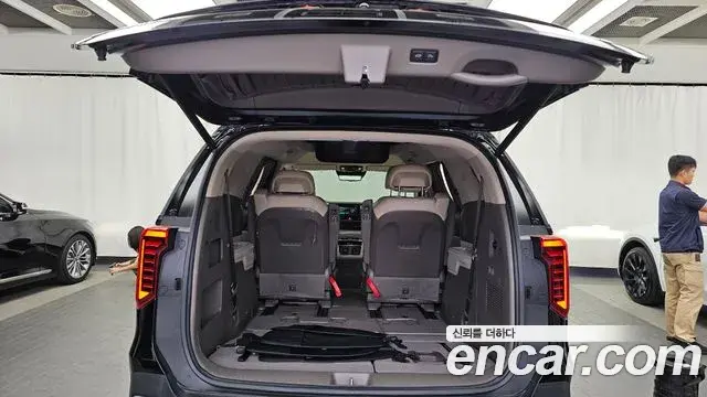 Kia Carnival 2025 — Şəkil 15/34