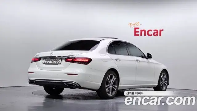 Mercedes-Benz E-Class 2021 — Фото 2/20