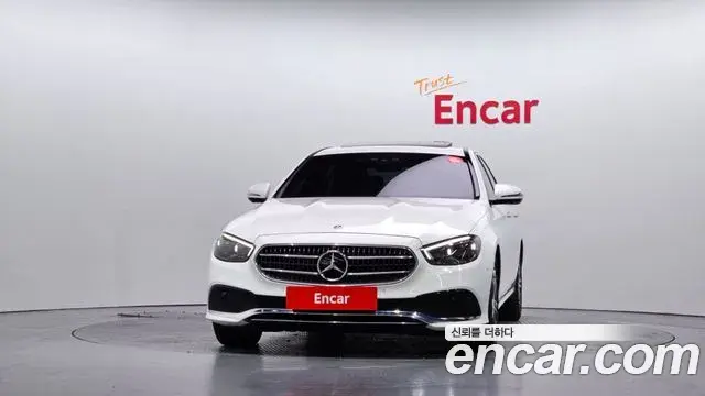 Mercedes-Benz E-Class 2021 — Фото 3/20