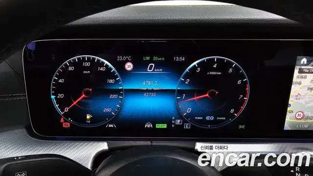Mercedes-Benz E-Class 2021 — Фото 8/20