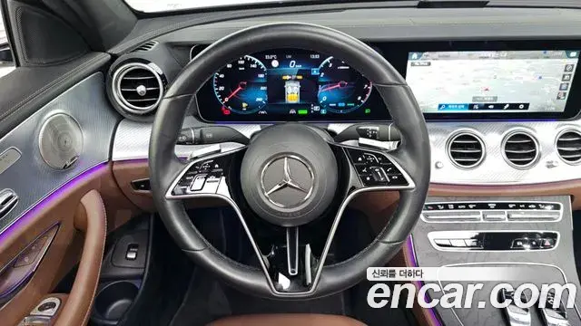 Mercedes-Benz E-Class 2021 — Фото 13/20