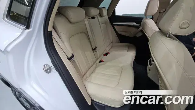 Audi Q5 2022 — Фото 11/20