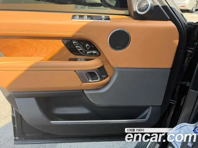 Land Rover Range Rover 2021 — Фото 15/20