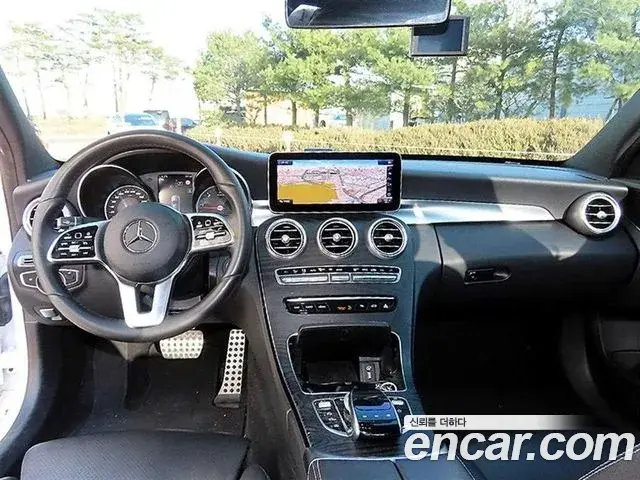 Mercedes-Benz C-Class 2019 — Фото 10/20