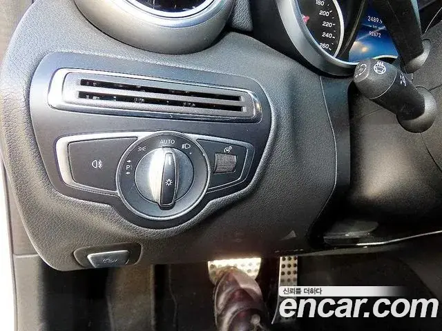 Mercedes-Benz C-Class 2019 — Фото 15/20