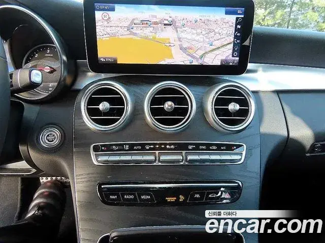 Mercedes-Benz C-Class 2019 — Фото 16/20