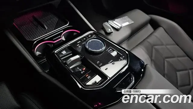 BMW 5 Series 2025 — Фото 9/20