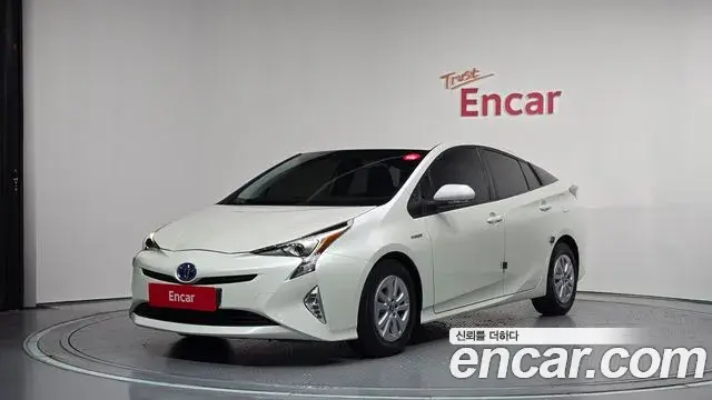 Toyota Prius 2018 — Фото 20/20