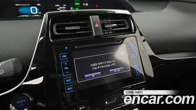 Toyota Prius 2018 — Фото 15/20