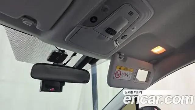 Toyota Prius 2018 — Фото 17/20