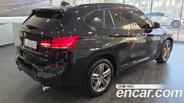 BMW X1 2022 — Фото 1/15