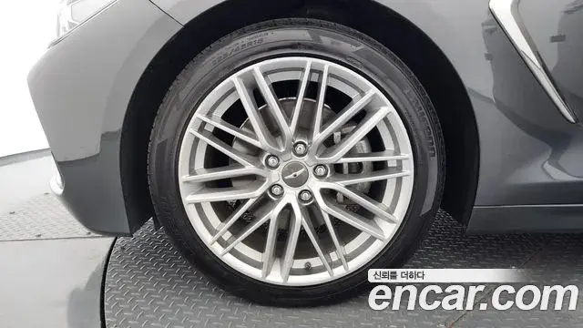 Genesis G70 2019 — ფოტო 19/35