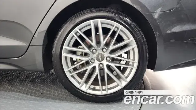 Genesis G70 2019 — ფოტო 14/35