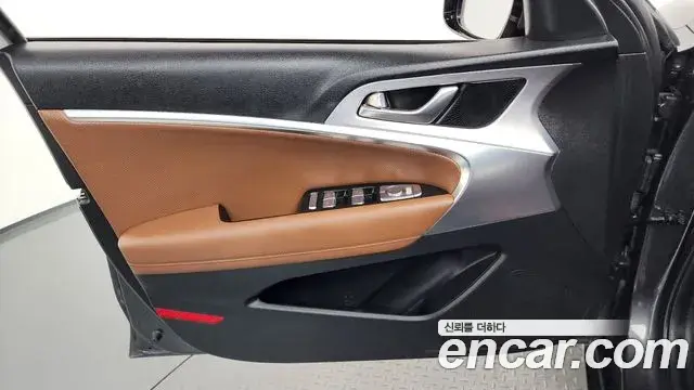 Genesis G70 2019 — ფოტო 7/35