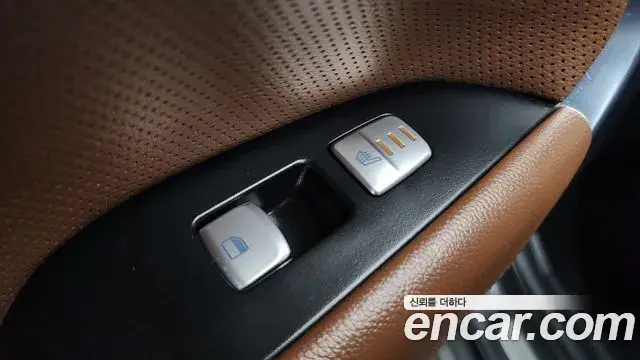 Genesis G70 2019 — ფოტო 32/35