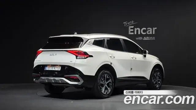 Kia Sportage 2023 — Фото 2/20