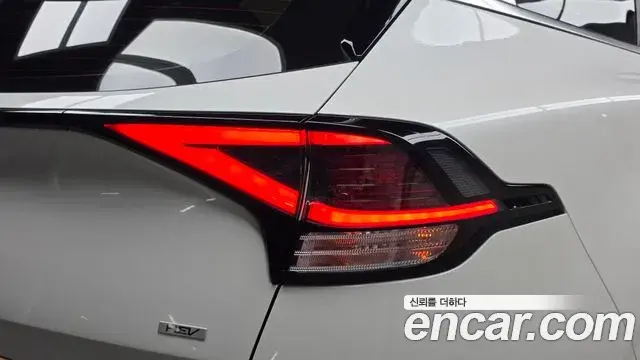 Kia Sportage 2023 — Photo 12/31