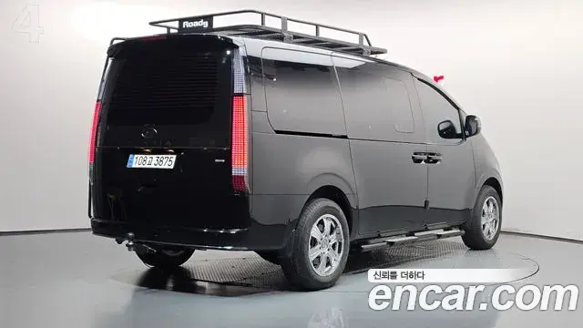 Hyundai Staria 2023 — Фото 2/20
