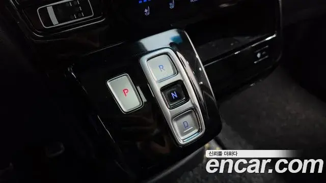 Hyundai Staria 2023 — Фото 9/20