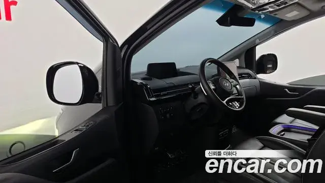 Hyundai Staria 2023 — Фото 10/20