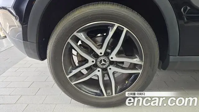 Mercedes-Benz GLA-Class 2018 — Photo 28/31