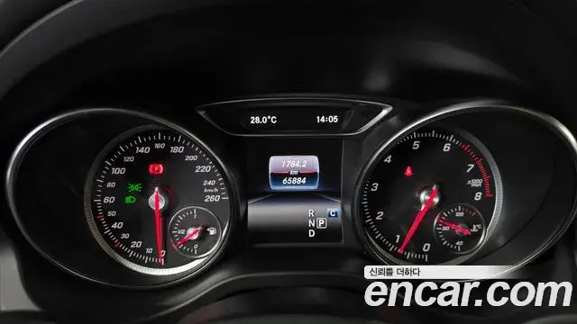Mercedes-Benz GLA-Class 2018 — Photo 14/31