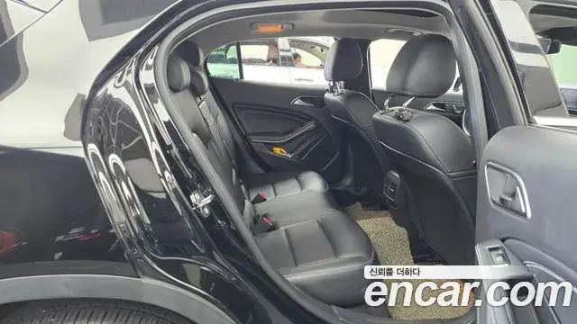 Mercedes-Benz GLA-Class 2018 — Photo 7/31