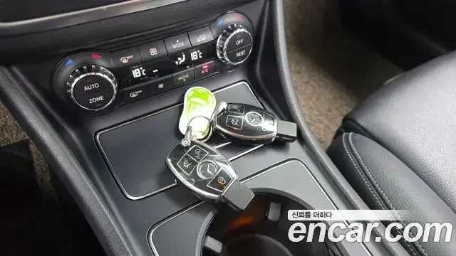 Mercedes-Benz GLA-Class 2018 — Photo 2/31