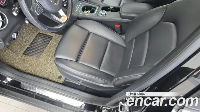 Mercedes-Benz GLA-Class 2018 — Photo 20/31