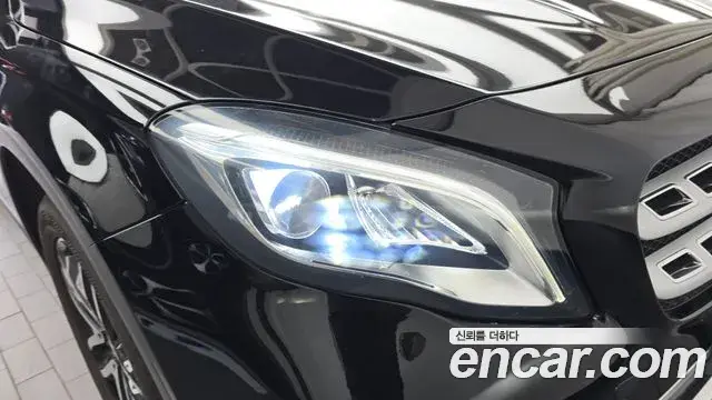 Mercedes-Benz GLA-Class 2018 — Photo 9/31
