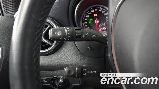 Mercedes-Benz GLA-Class 2018 — Photo 17/31